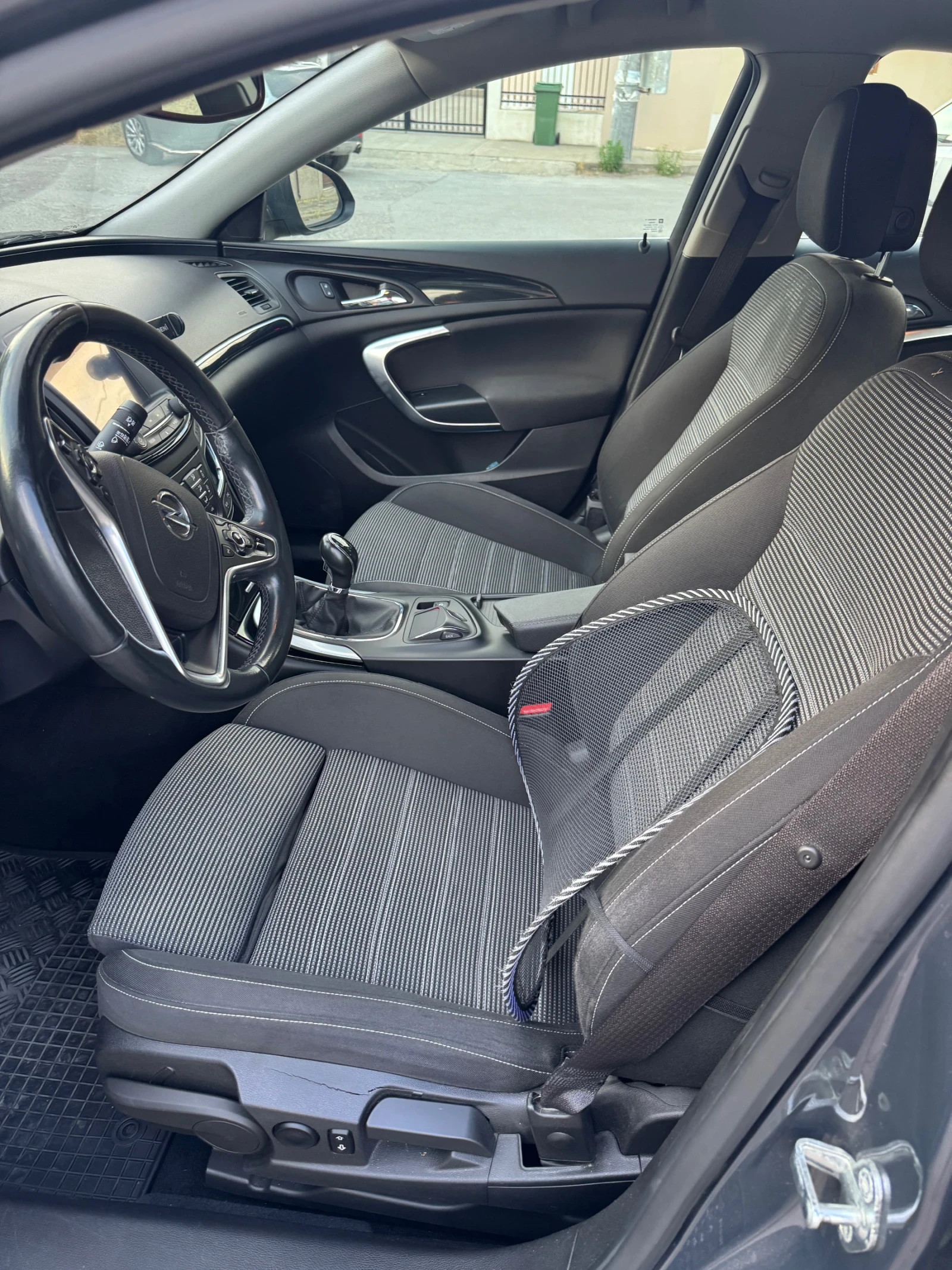 Opel Insignia 2.0 CDTI, снимка 7 - Автомобили и джипове - 55193517