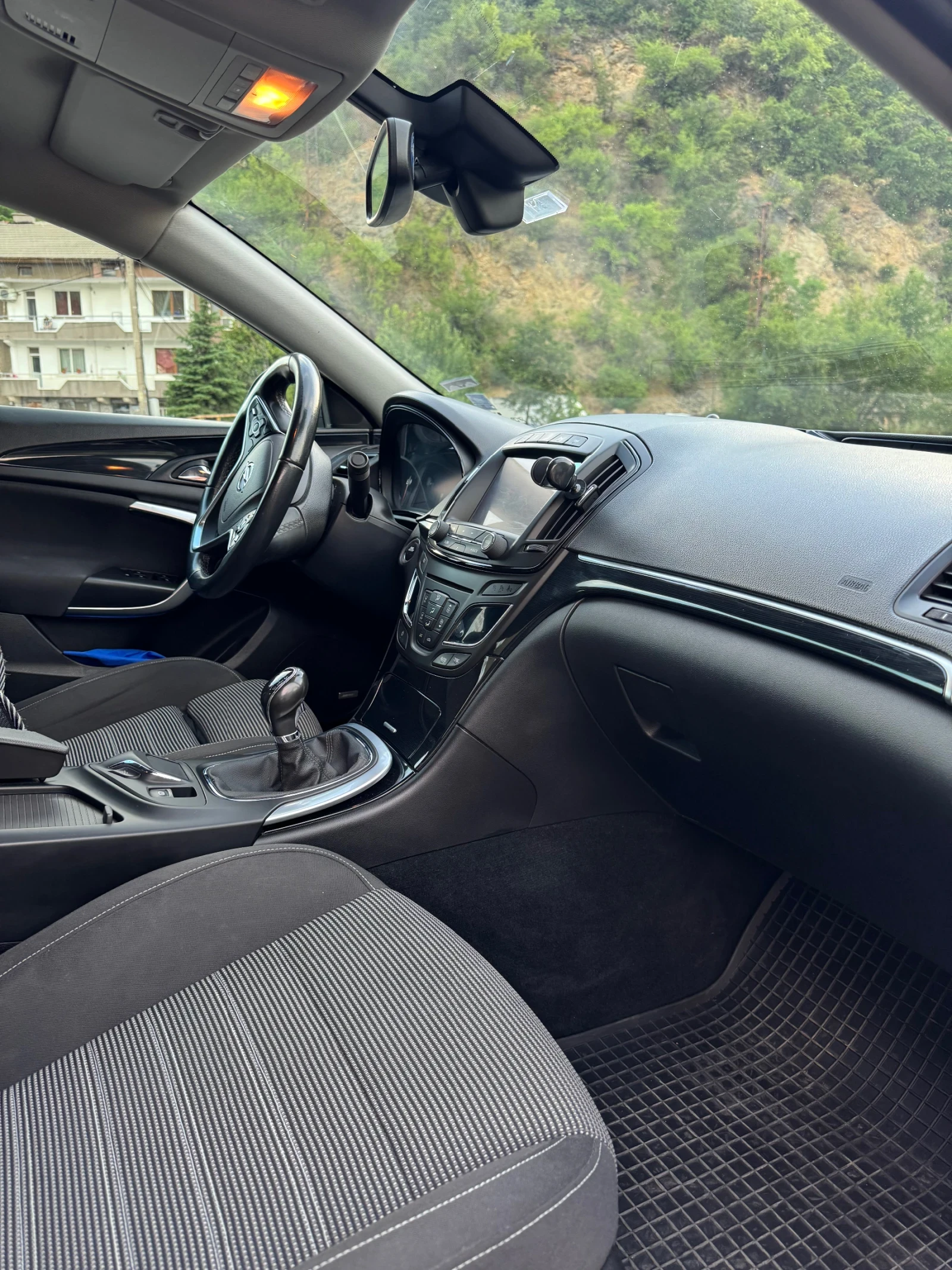 Opel Insignia 2.0 CDTI, снимка 9 - Автомобили и джипове - 55193517