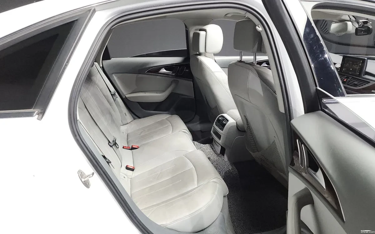 Audi A6 45TDI PRESTIGE/PANORAMA/360CAM/DIST/FULL, снимка 11 - Автомобили и джипове - 55221250