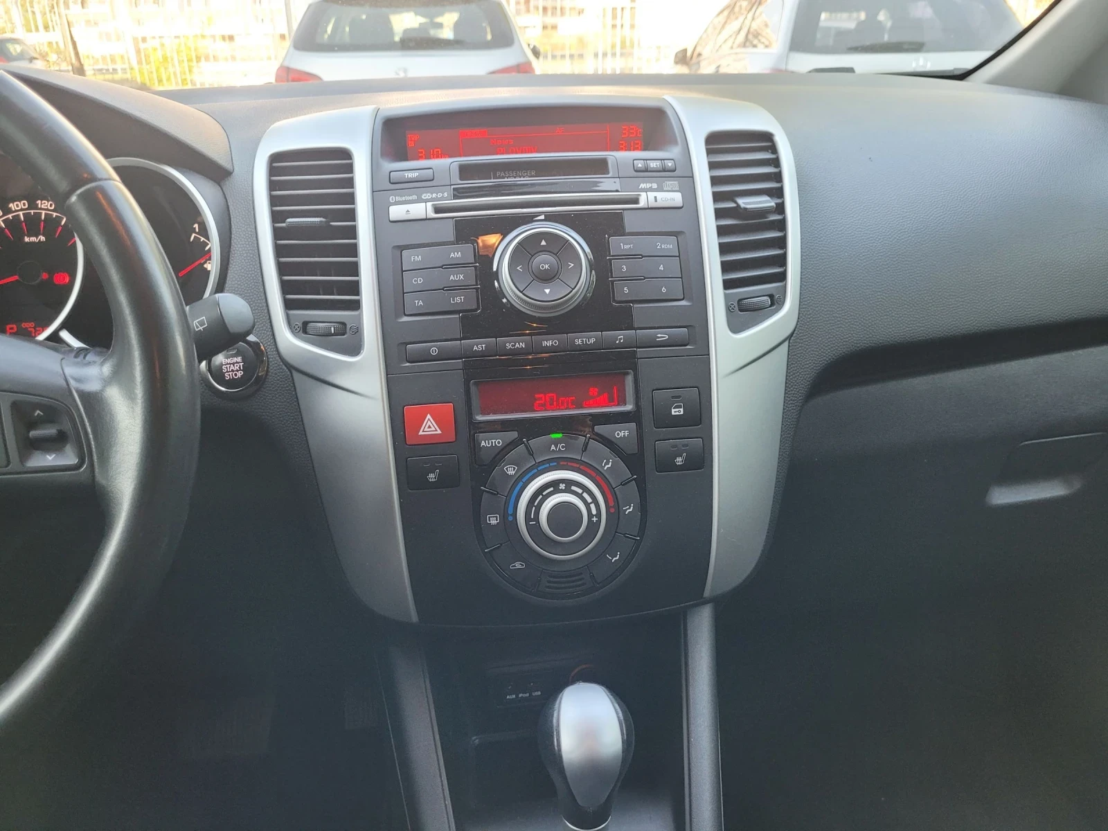 Kia Venga 1.6 I automatic , снимка 11 - Автомобили и джипове - 55466244