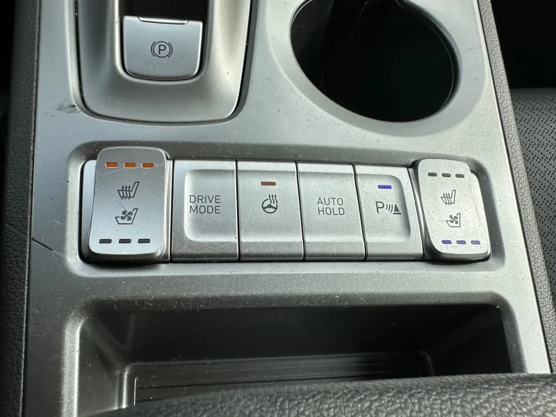 Hyundai Kona 64KWh PREMIUM/FULL ASSIST/DISTR/HEADUP/SOH100%, снимка 16 - Автомобили и джипове - 49963143