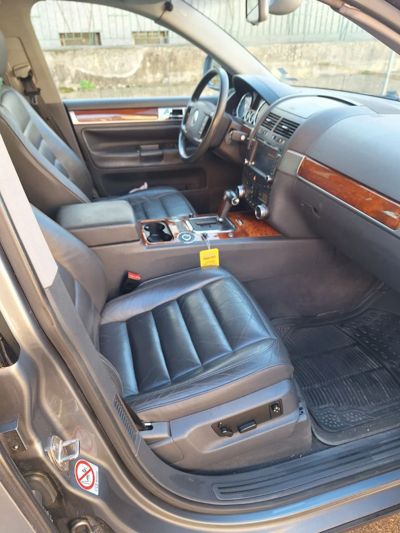 VW Touareg, снимка 15 - Автомобили и джипове - 52263092