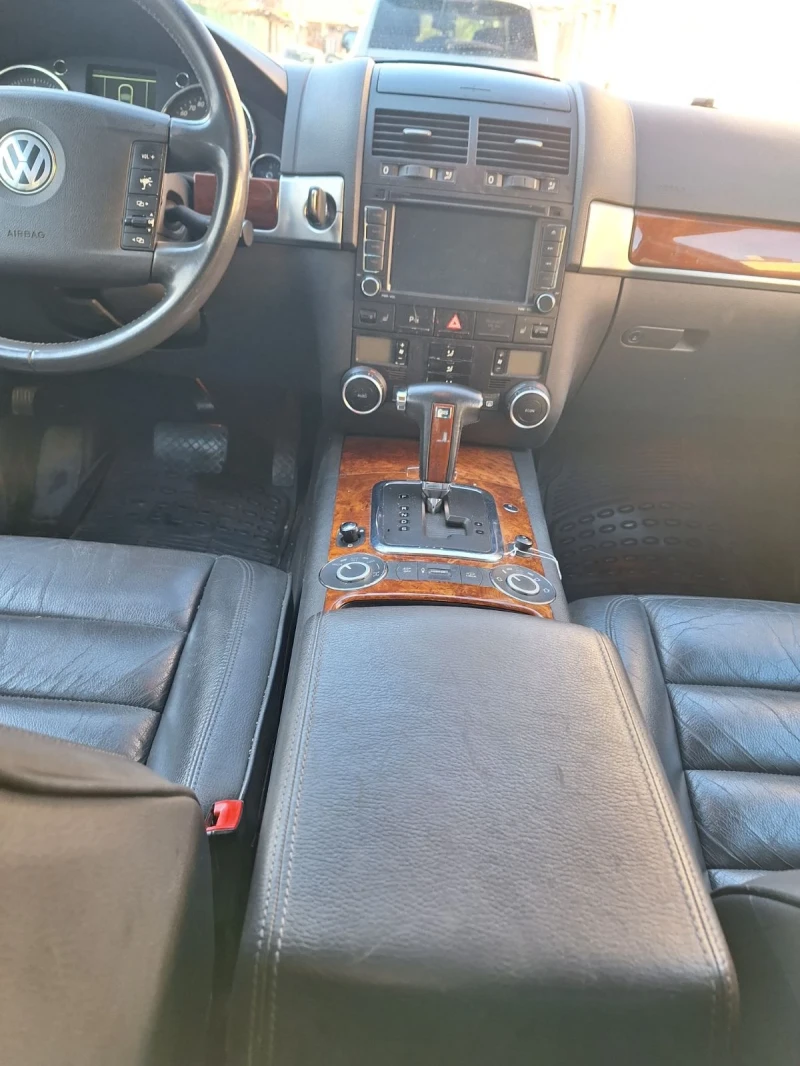 VW Touareg, снимка 7 - Автомобили и джипове - 52263092