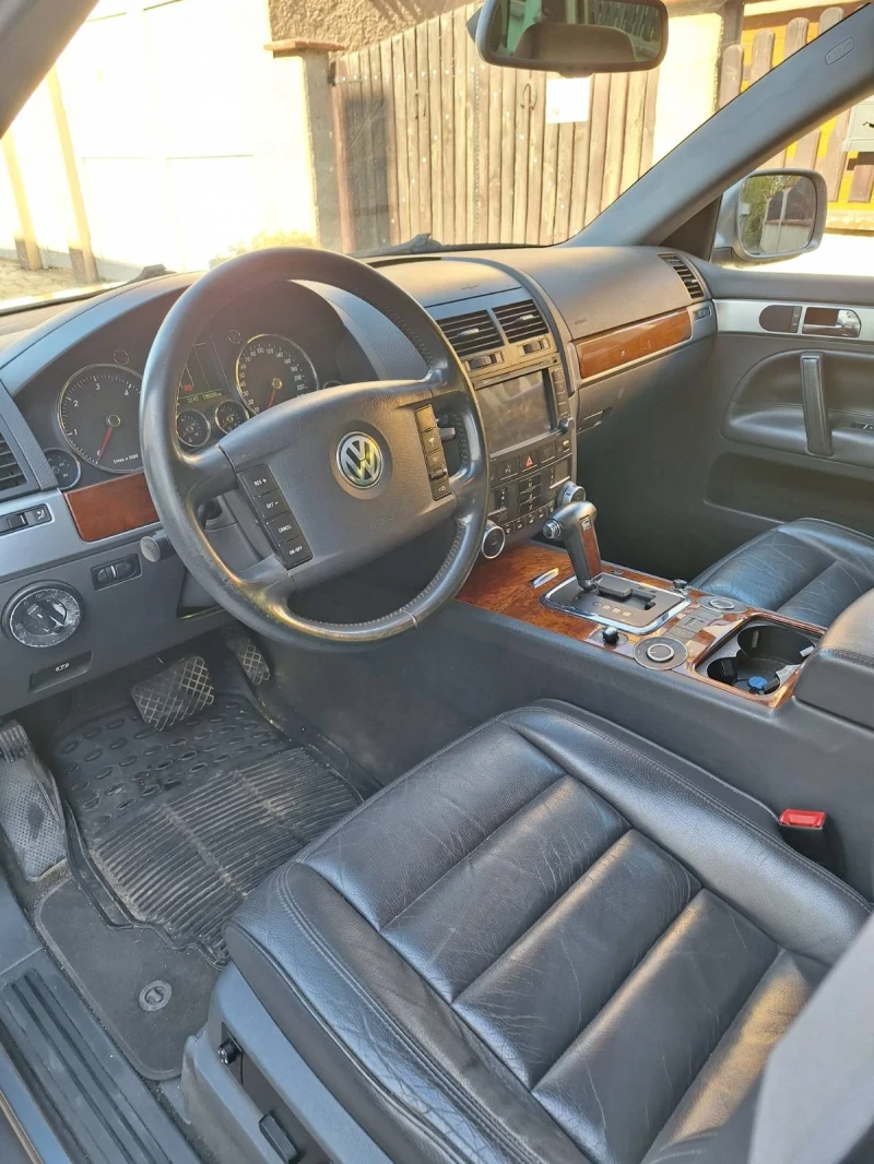 VW Touareg, снимка 5 - Автомобили и джипове - 52263092