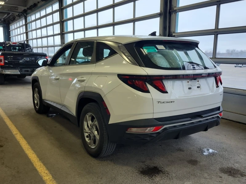 Hyundai Tucson * ESSENTIAL * CARFAX * ЦЕНА ДО БГ, снимка 4 - Автомобили и джипове - 52722205