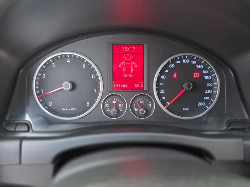 VW Tiguan 1.4 TFSI 150 коня 4х4 , снимка 15 - Автомобили и джипове - 52966958