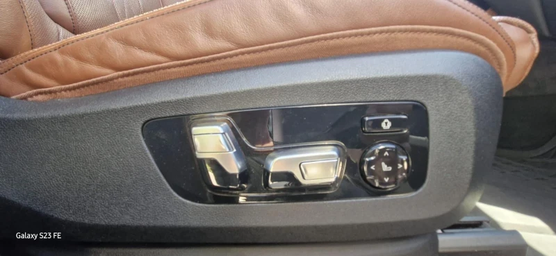 BMW X7 3.0d X7 M50d /400HP/SKY LOUNGE/Individual/Alcantar, снимка 13 - Автомобили и джипове - 53023603