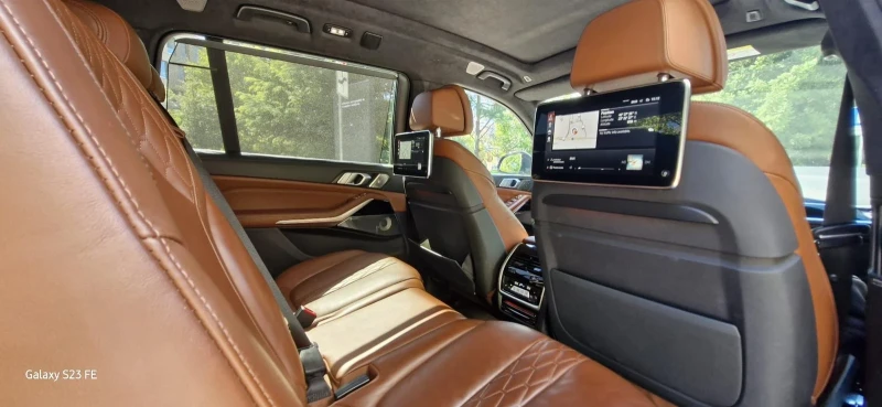 BMW X7 3.0d X7 M50d /400HP/SKY LOUNGE/Individual/Alcantar, снимка 9 - Автомобили и джипове - 53023603