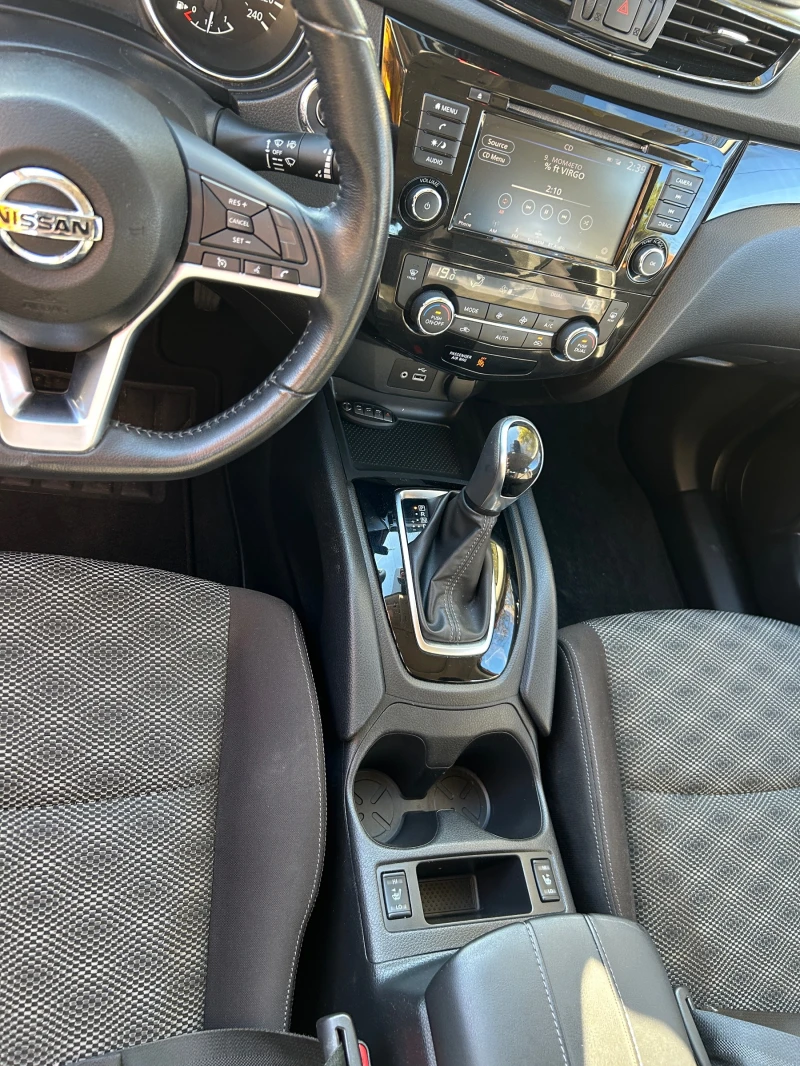 Nissan Qashqai, снимка 10 - Автомобили и джипове - 53152579