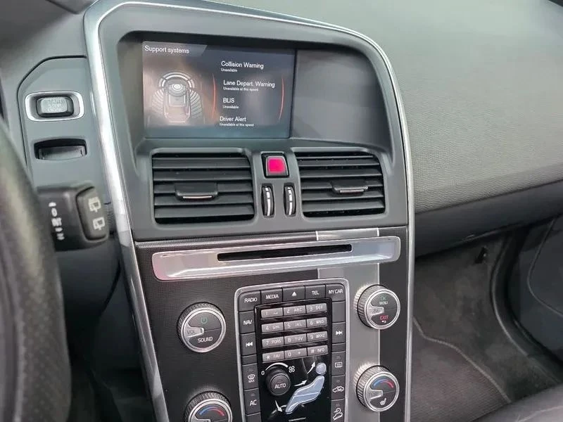 Volvo XC60, снимка 14 - Автомобили и джипове - 56688077