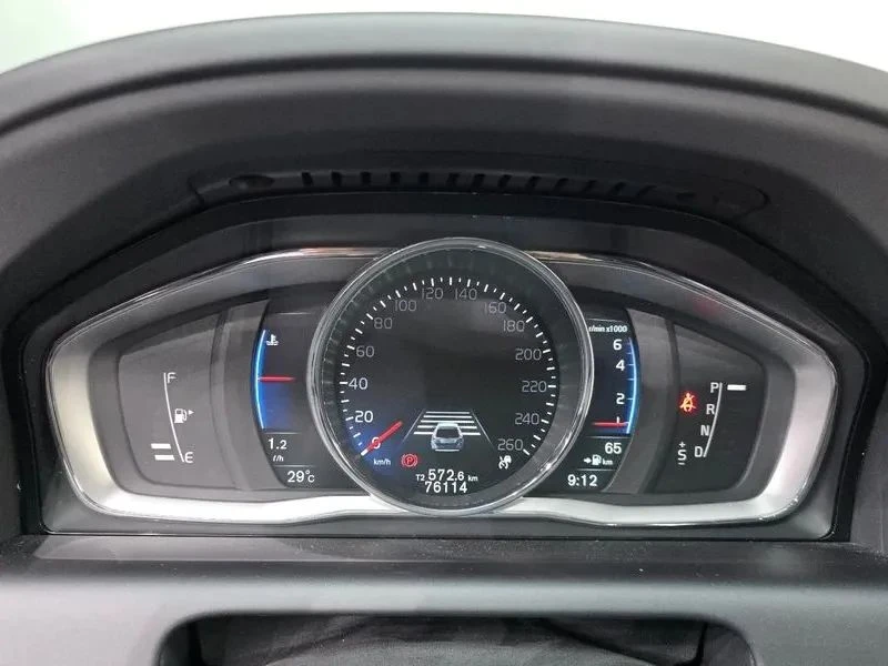 Volvo XC60, снимка 8 - Автомобили и джипове - 56688077