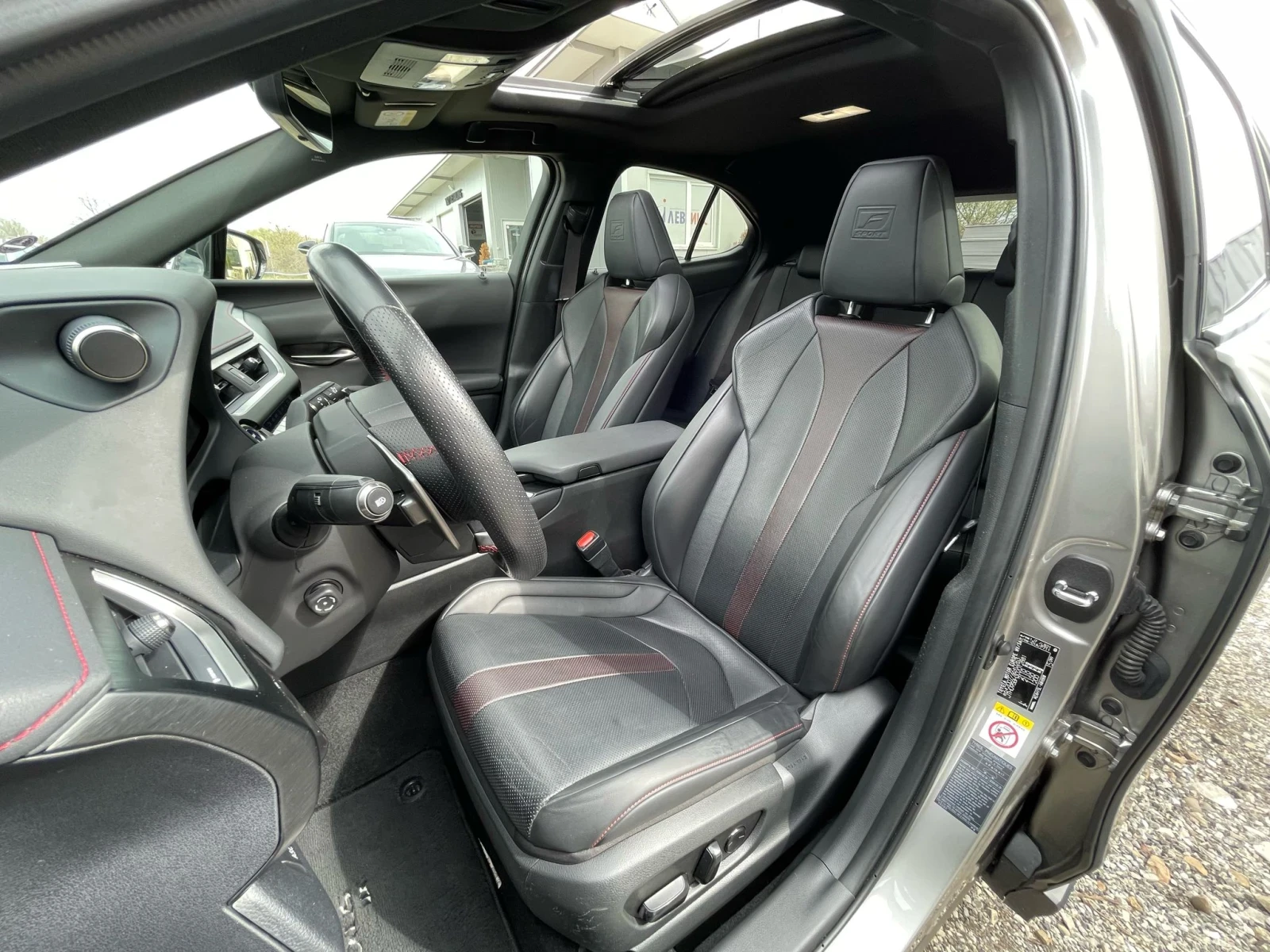 Lexus UX 250h F sport/AWD/360Camera/HUD/Relax+ HHC/Каско | Mobile.bg — изображение 14
