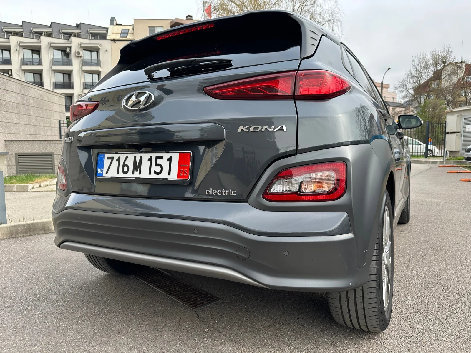 Hyundai Kona 64KWh PREMIUM/FULL ASSIST/DISTR/HEADUP/SOH100% - изображение 5