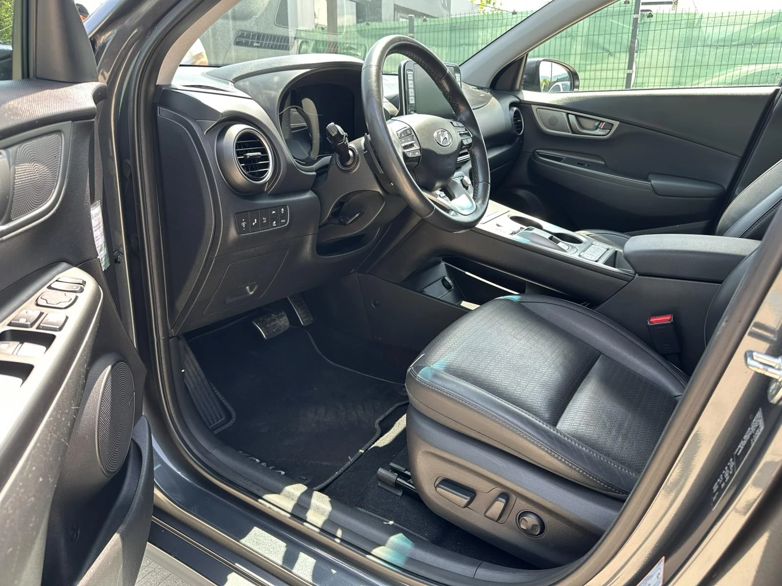 Hyundai Kona 64KWh PREMIUM/FULL ASSIST/DISTR/HEADUP/SOH100% - изображение 7