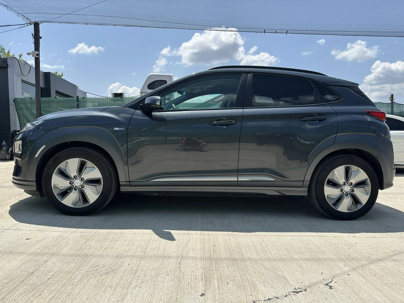 Hyundai Kona 64KWh PREMIUM/FULL ASSIST/DISTR/HEADUP/SOH100% - изображение 6