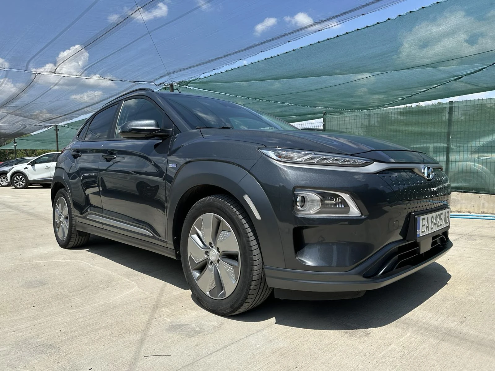 Hyundai Kona 64KWh PREMIUM/FULL ASSIST/DISTR/HEADUP/SOH100% - изображение 2