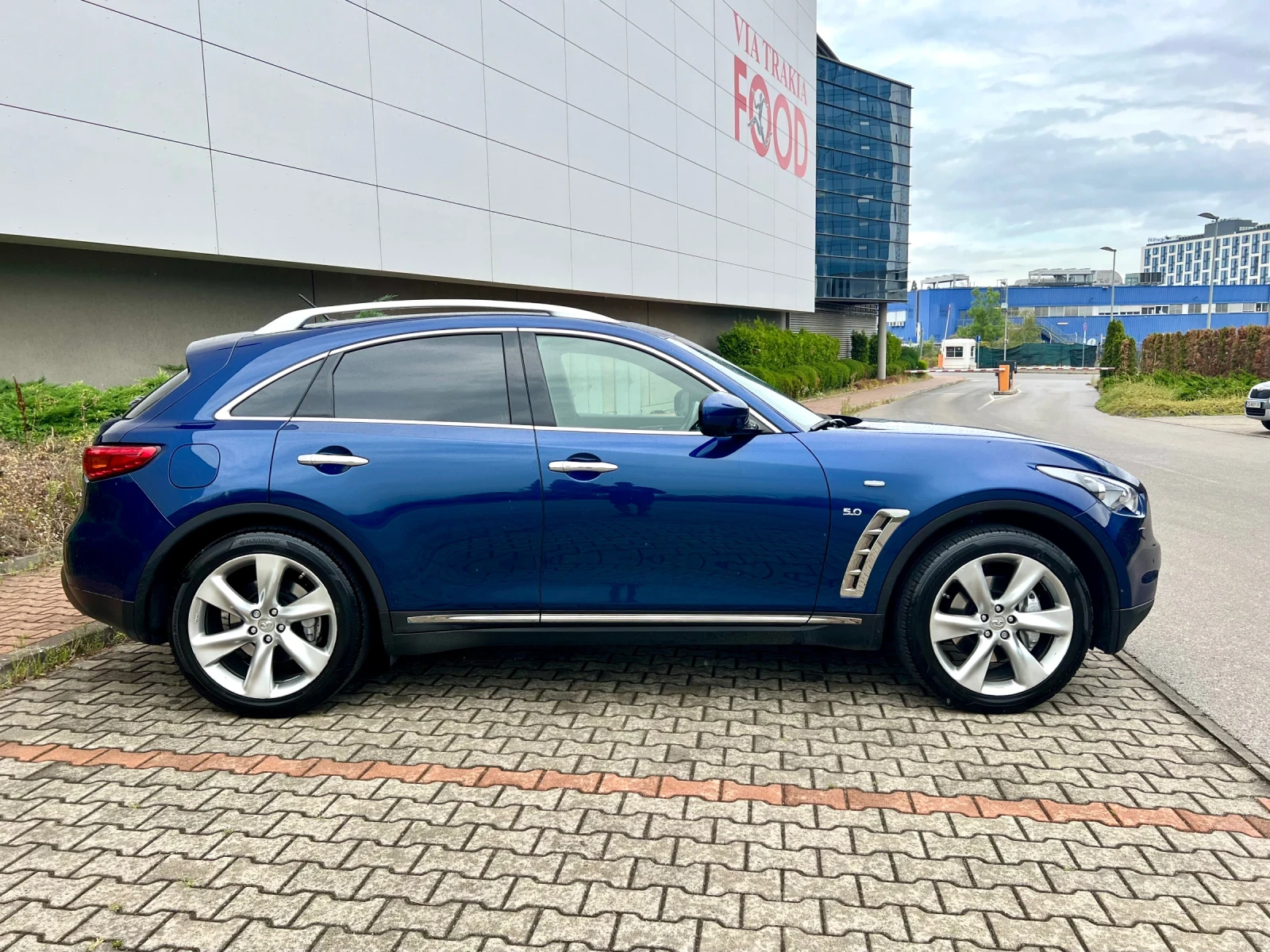 Infiniti QX70 QX70 S 5.0-Бензин-Лизинг  - изображение 5