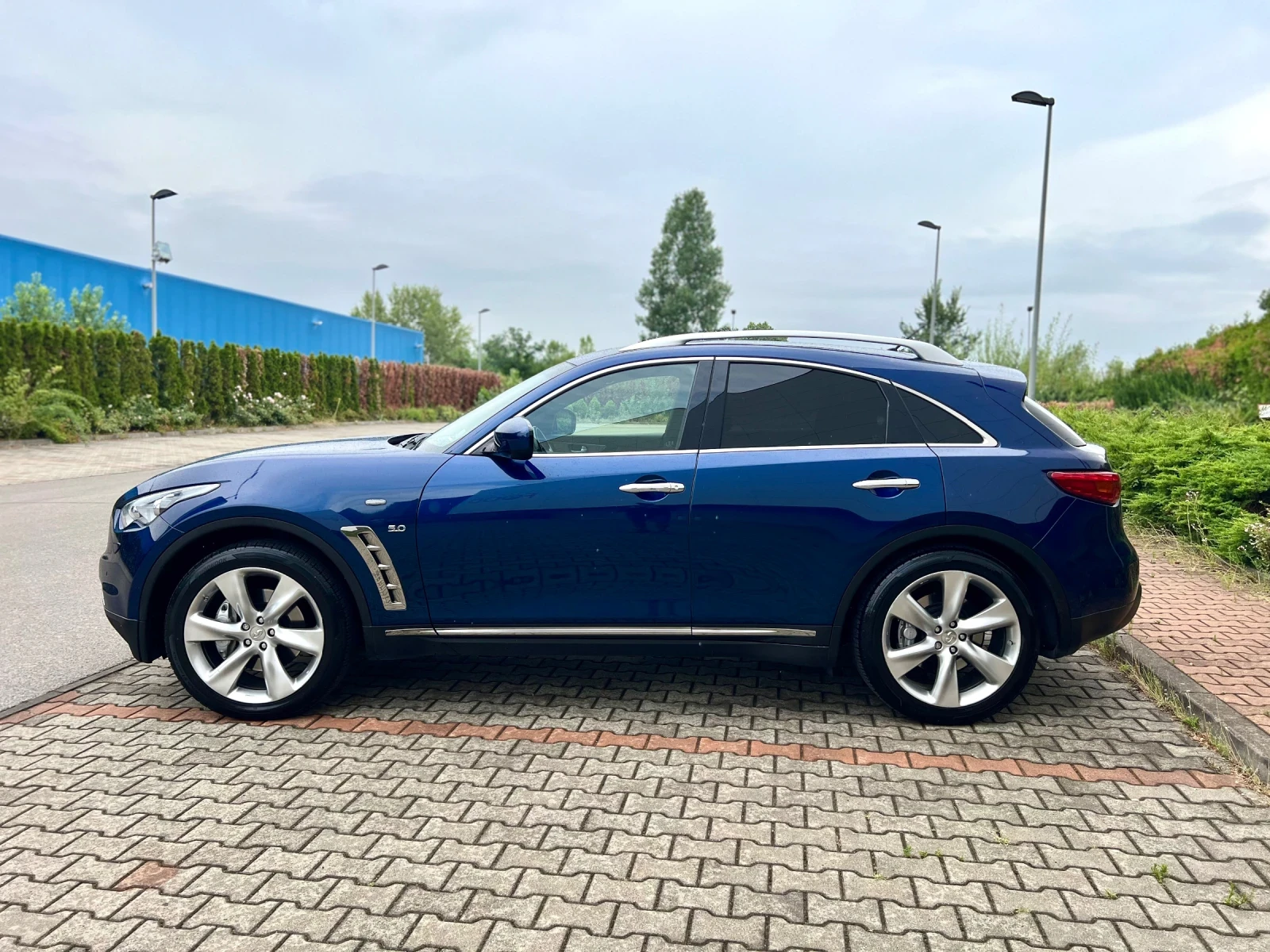 Infiniti QX70 QX70 S 5.0-Бензин-Лизинг  - изображение 4