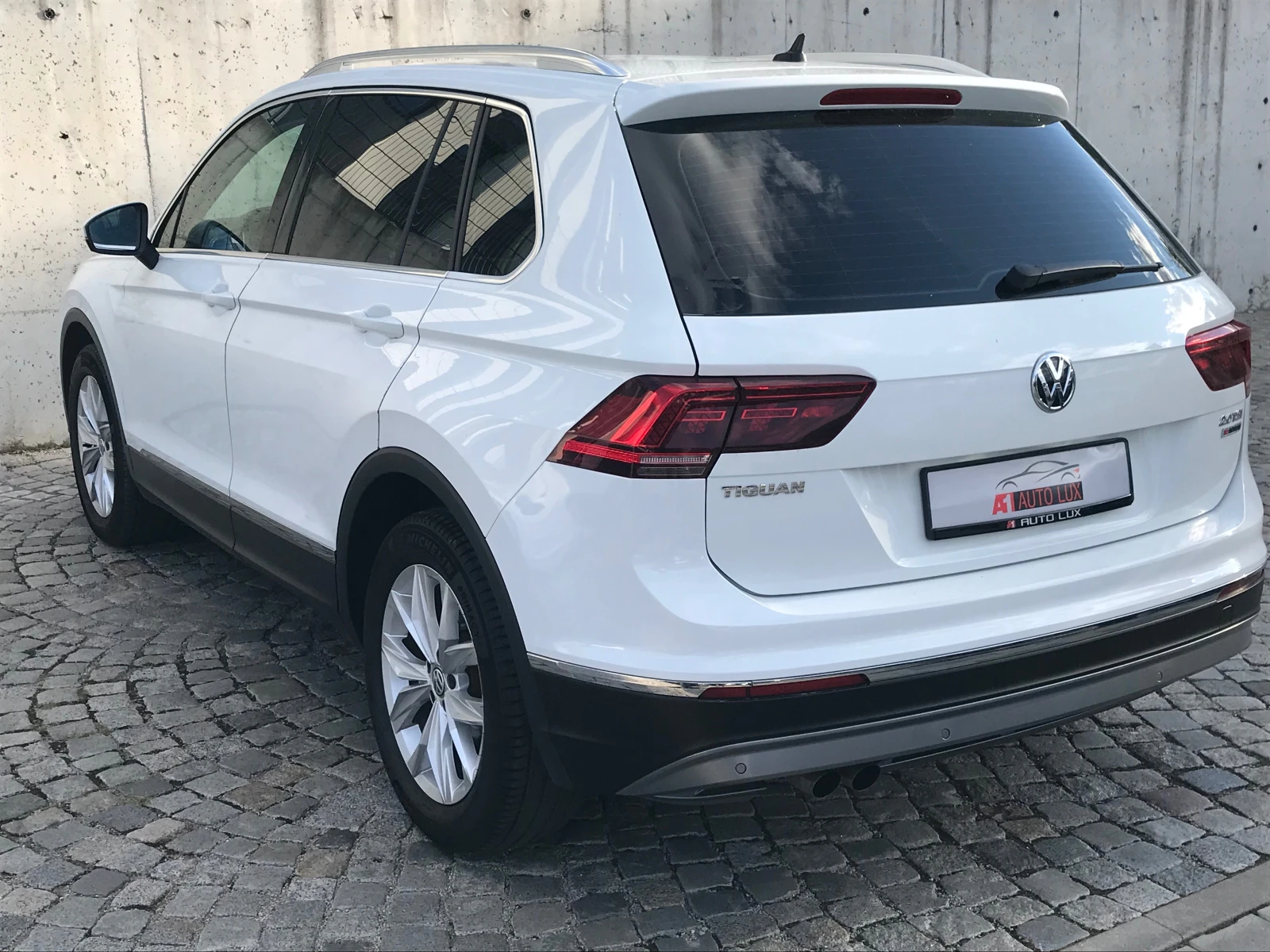 VW Tiguan 2.0TSI/4x4/DSG/NAVI/LED/MULTY/109 хил.км.! - изображение 6