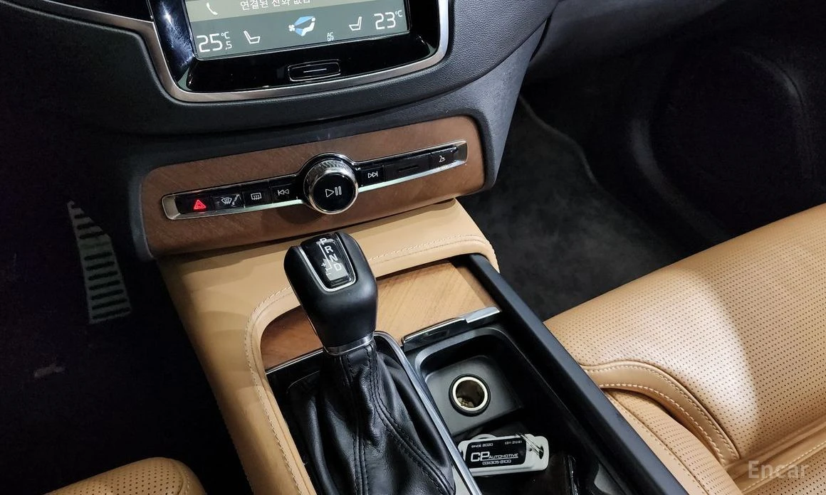 Volvo Xc90 * D5* INSCRIPTION* ПОДГРЕВ* ОБДУХВАНЕ* ПАНОРАМА* F, снимка 5 - Автомобили и джипове - 54129389