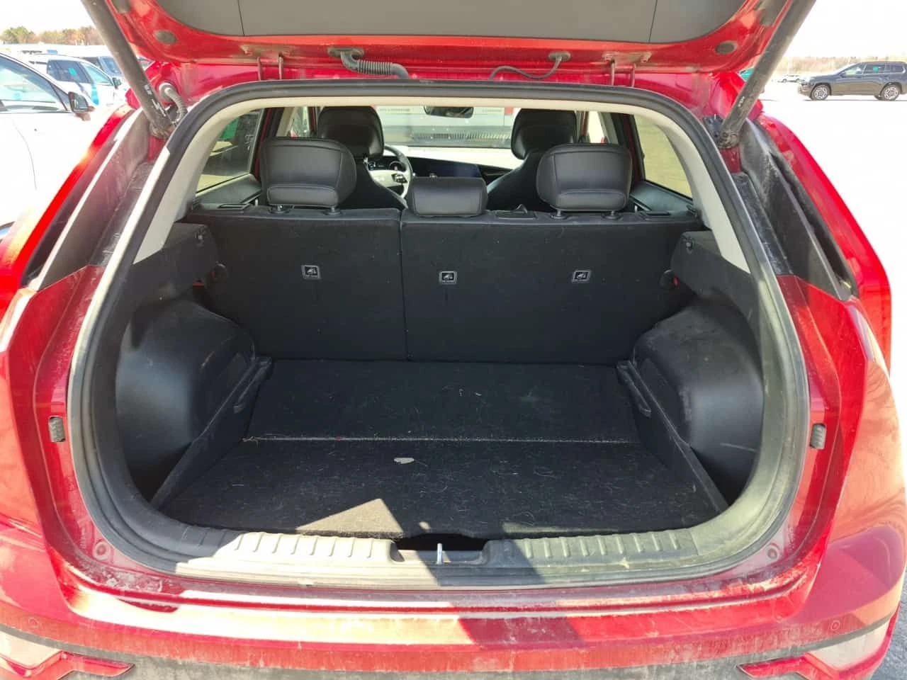 Kia Niro * PREMIUM * PANO* KEYLESS* ПОДГРЕВ* , снимка 14 - Автомобили и джипове - 54318508