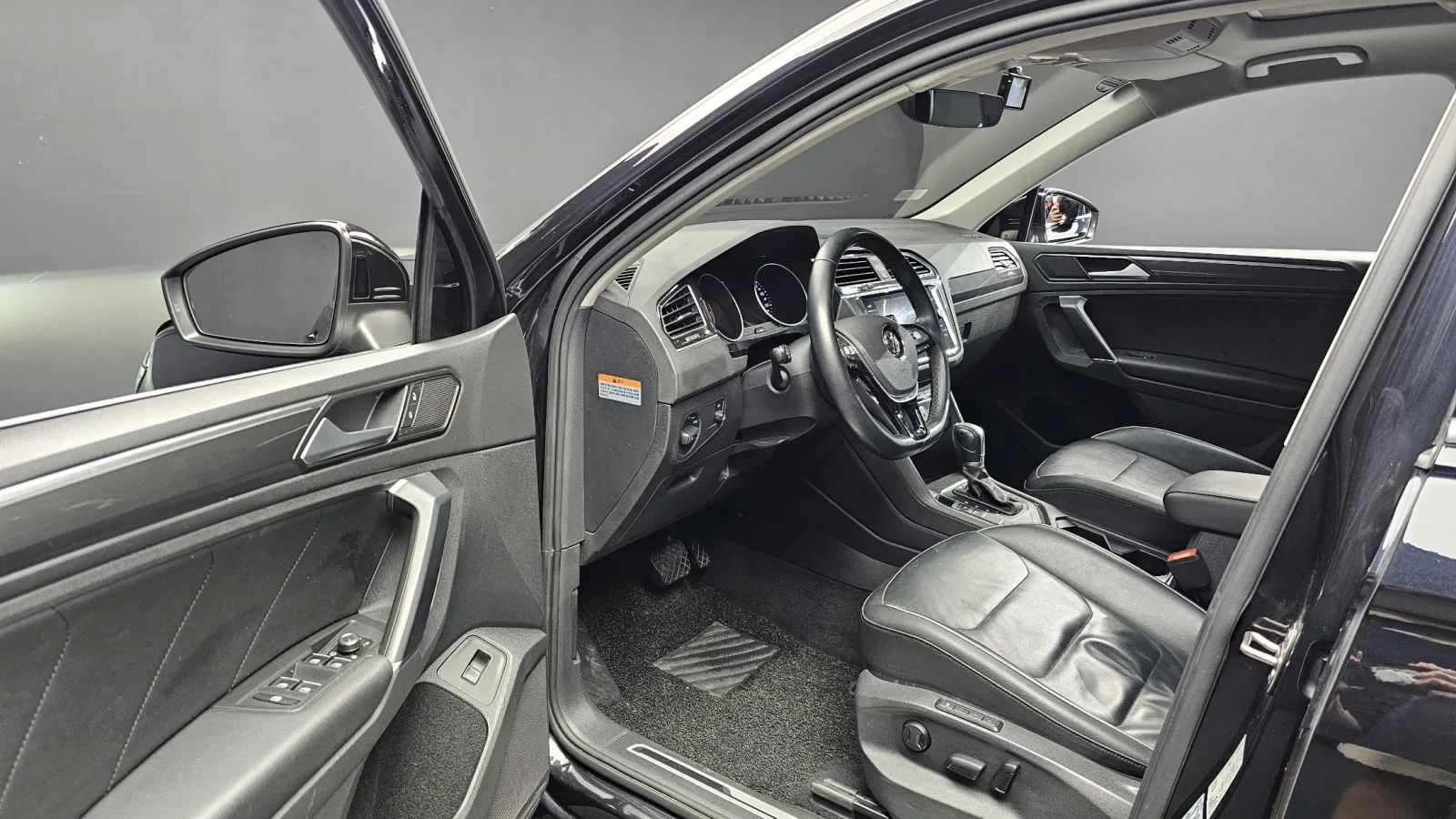 VW Tiguan 2.0TDI PRESTIGE HEAD UP/PANORAMA/360CAM, снимка 10 - Автомобили и джипове - 55188252