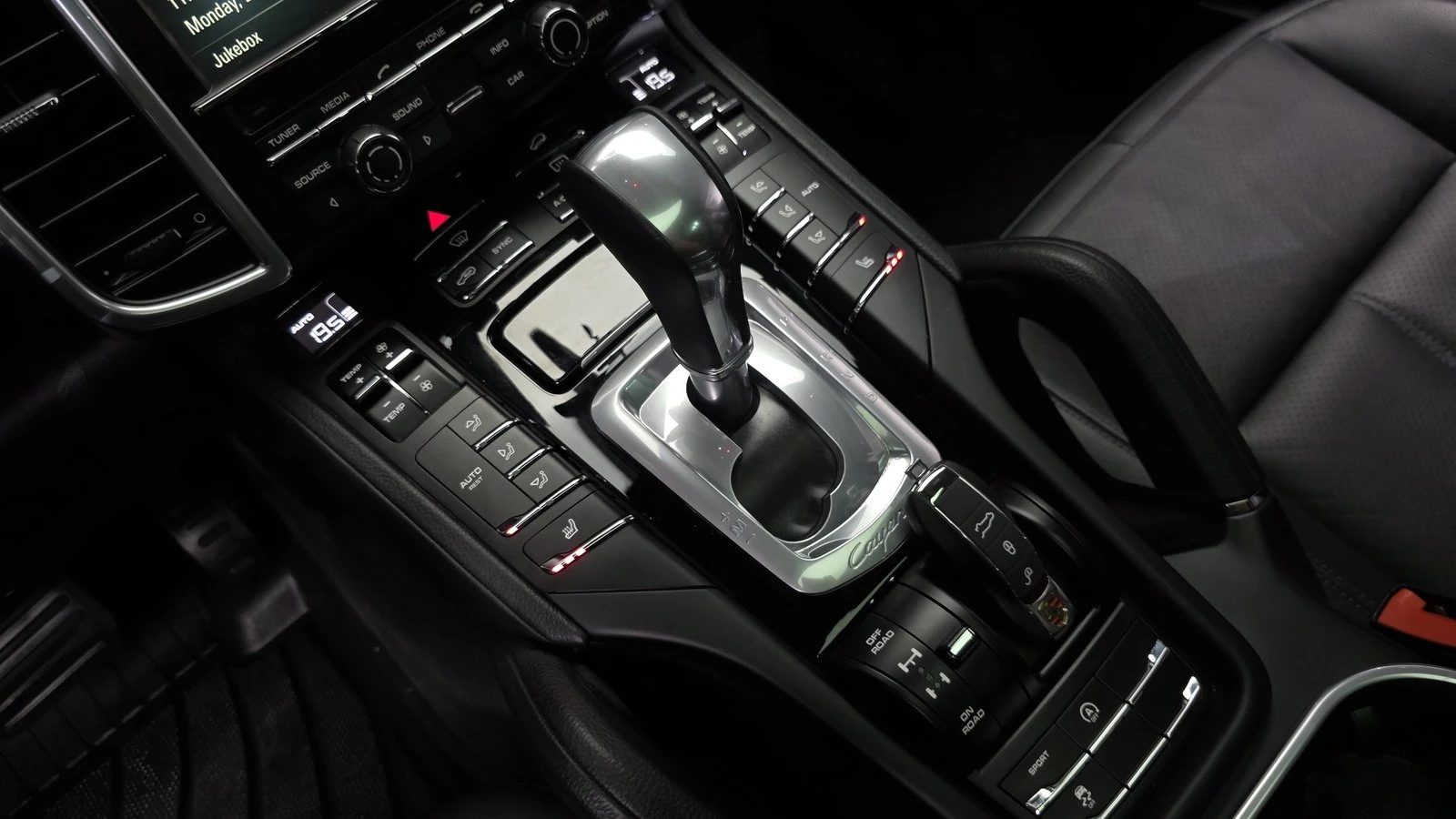 Porsche Cayenne Diesel* ЛЮК* ЕЛ. БАГАЖНИК* КРАЙНА ЦЕНА, снимка 9 - Автомобили и джипове - 55243786