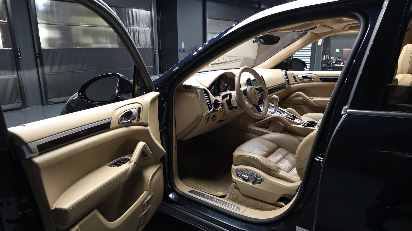Porsche Cayenne Diesel* ЛЮК* 360* ПОДГРЕВ ВОЛАН* КРАЙНА ЦЕНА, снимка 10 - Автомобили и джипове - 55243786