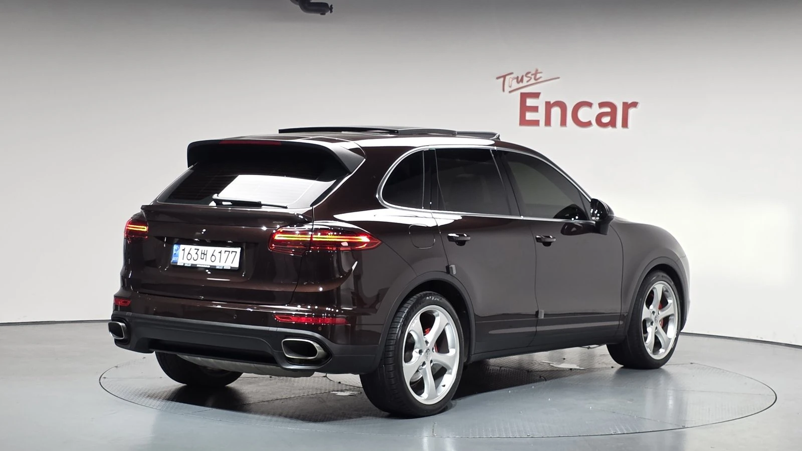 Porsche Cayenne Diesel* ЛЮК* ЕЛ. БАГАЖНИК* КРАЙНА ЦЕНА, снимка 2 - Автомобили и джипове - 55243786