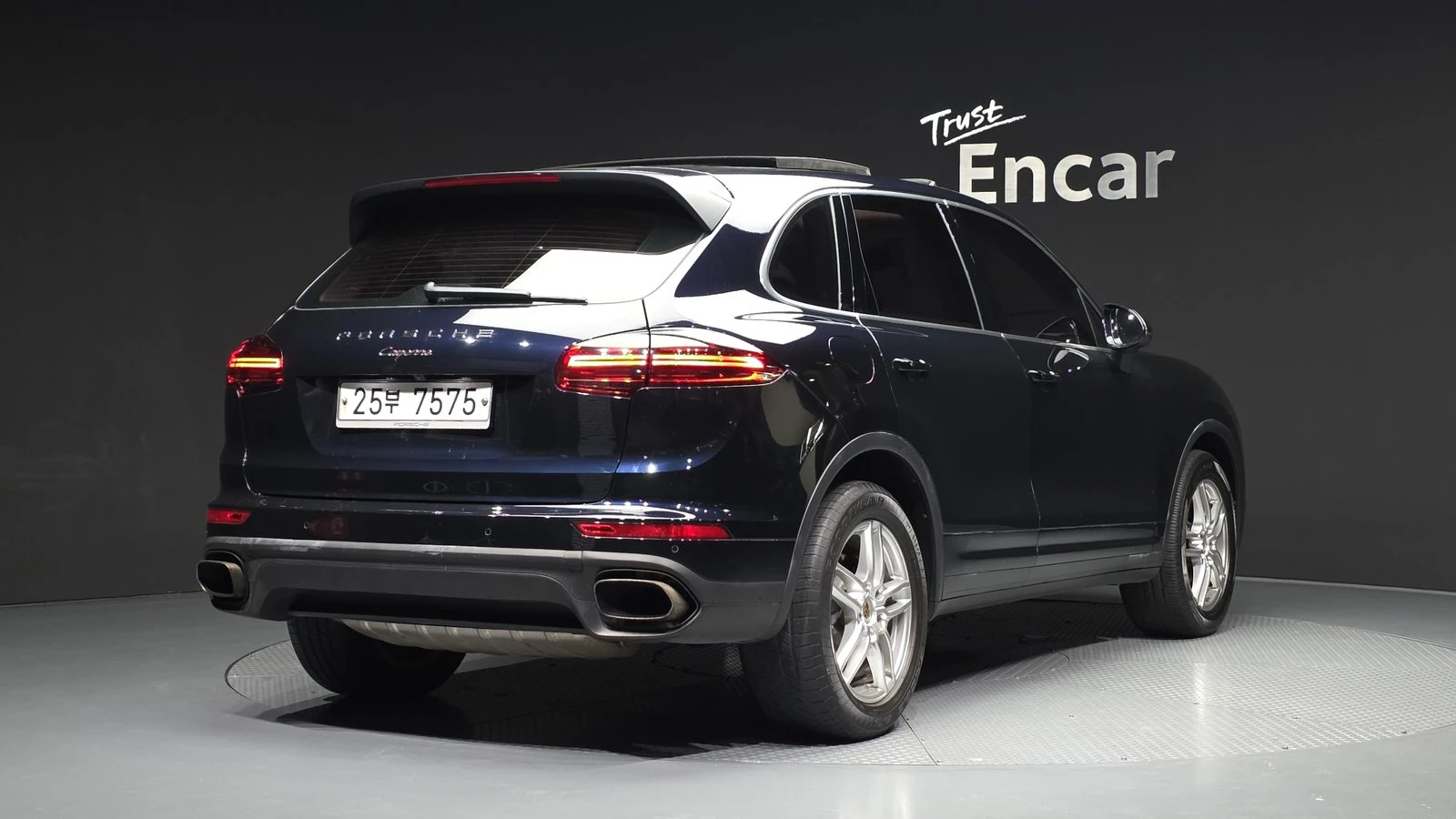 Porsche Cayenne Diesel* ЛЮК* 360* ПОДГРЕВ ВОЛАН* КРАЙНА ЦЕНА, снимка 2 - Автомобили и джипове - 55243786