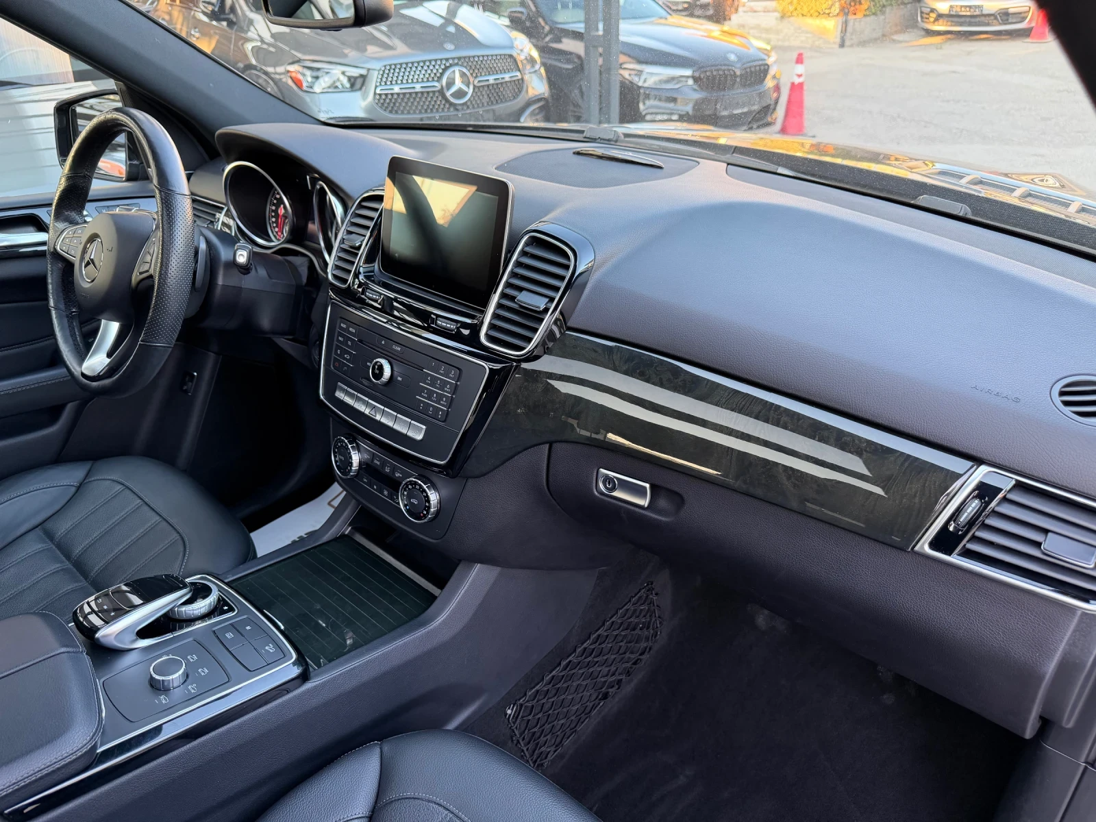 Mercedes-Benz GLE 400 AMG-Pack 4Matic, снимка 15 - Автомобили и джипове - 55710176