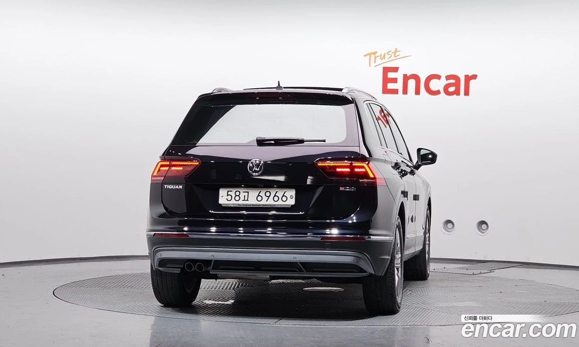 VW Tiguan 2.0 TDI 4Motion Prestige, снимка 4 - Автомобили и джипове - 56122226