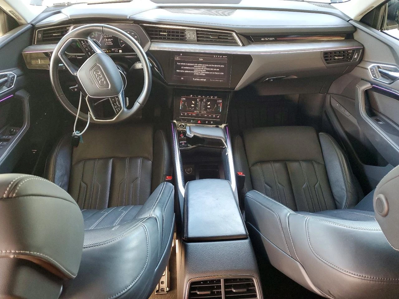 Audi Q8 E-Tron Prestige, снимка 8 - Автомобили и джипове - 56618880