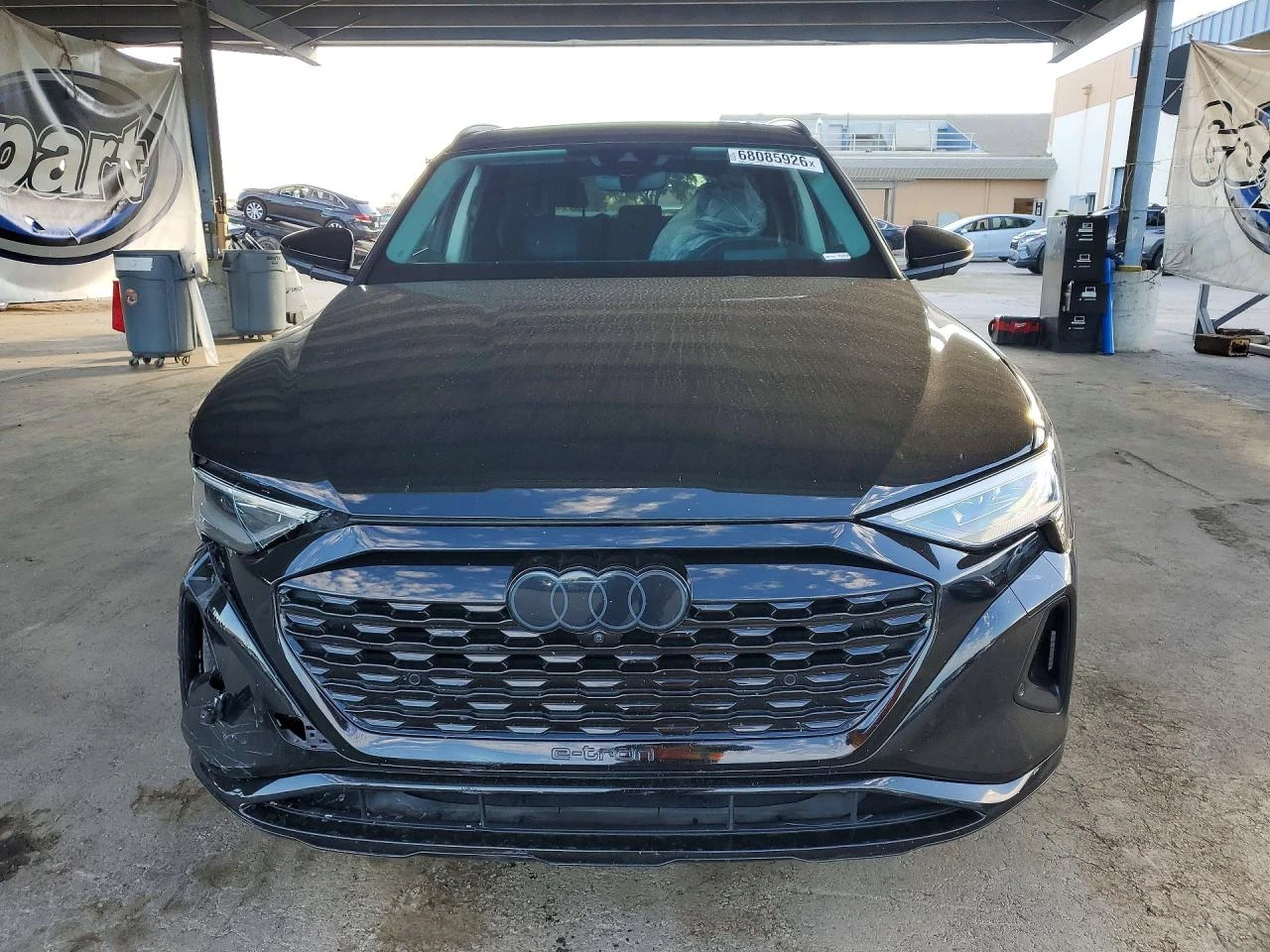 Audi Q8 E-Tron Prestige, снимка 5 - Автомобили и джипове - 56618880