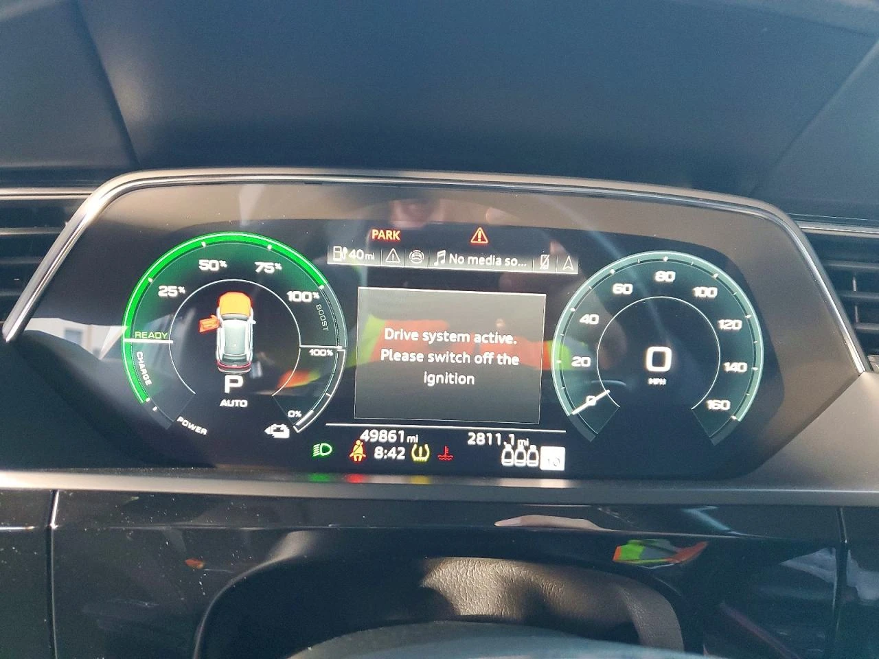 Audi Q8 E-Tron Prestige, снимка 9 - Автомобили и джипове - 56618880