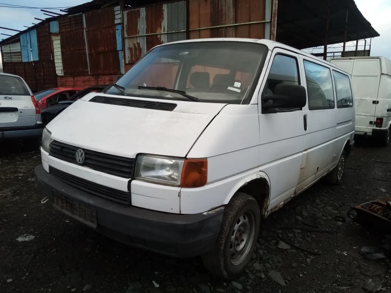 VW T4 2.4, снимка 4 - Бусове и автобуси - 48283290