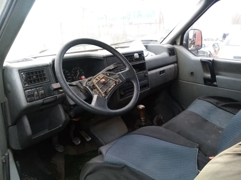 VW T4 2.4, снимка 6 - Бусове и автобуси - 48283290