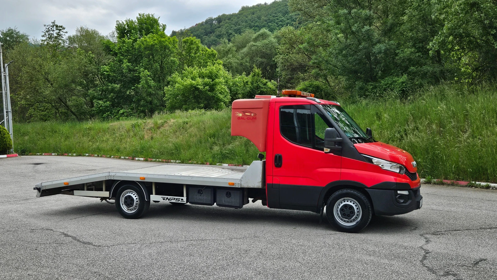 Iveco Daily 3.0 Specialen/Klimatronik/Spalno, снимка 8 - Бусове и автобуси - 54598824