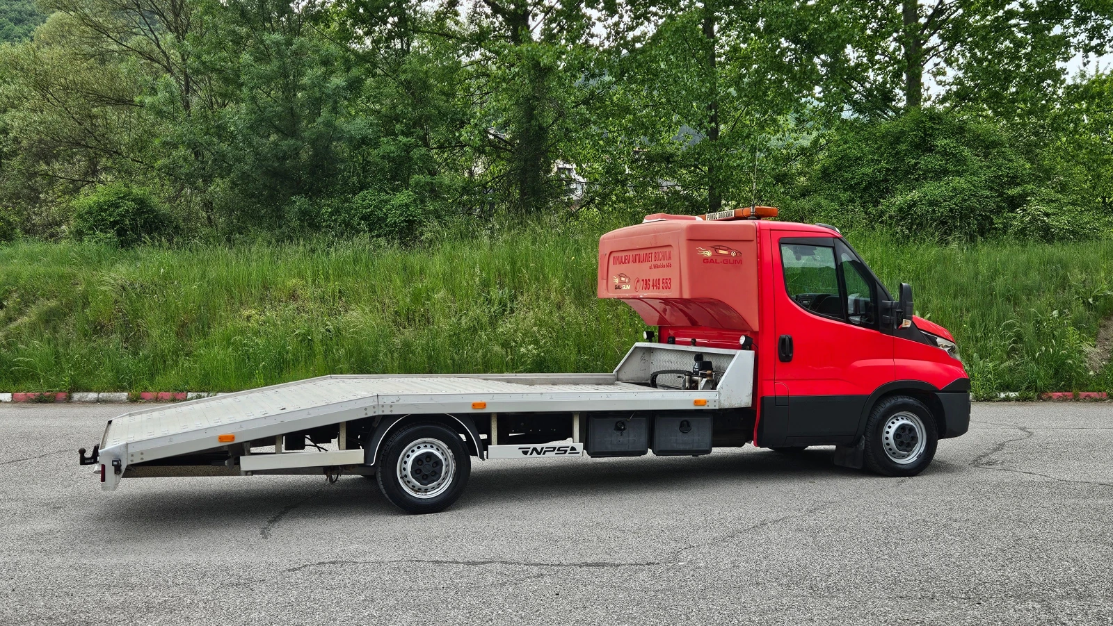 Iveco Daily 3.0 Specialen/Klimatronik/Spalno, снимка 7 - Бусове и автобуси - 54598824