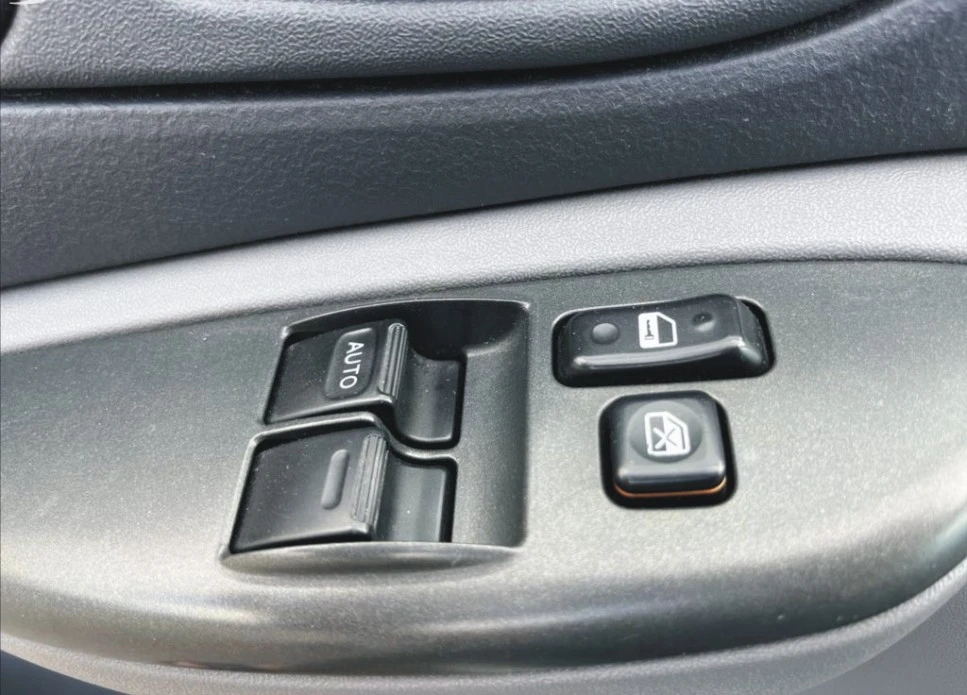 ЧАСТИ Тойота ЯРИС 1999-2005г. Toyota Yaris първо поколение тип-P1, цвят СИН металик, 1400куб, дизел,, снимка 9 - Части - 53797394