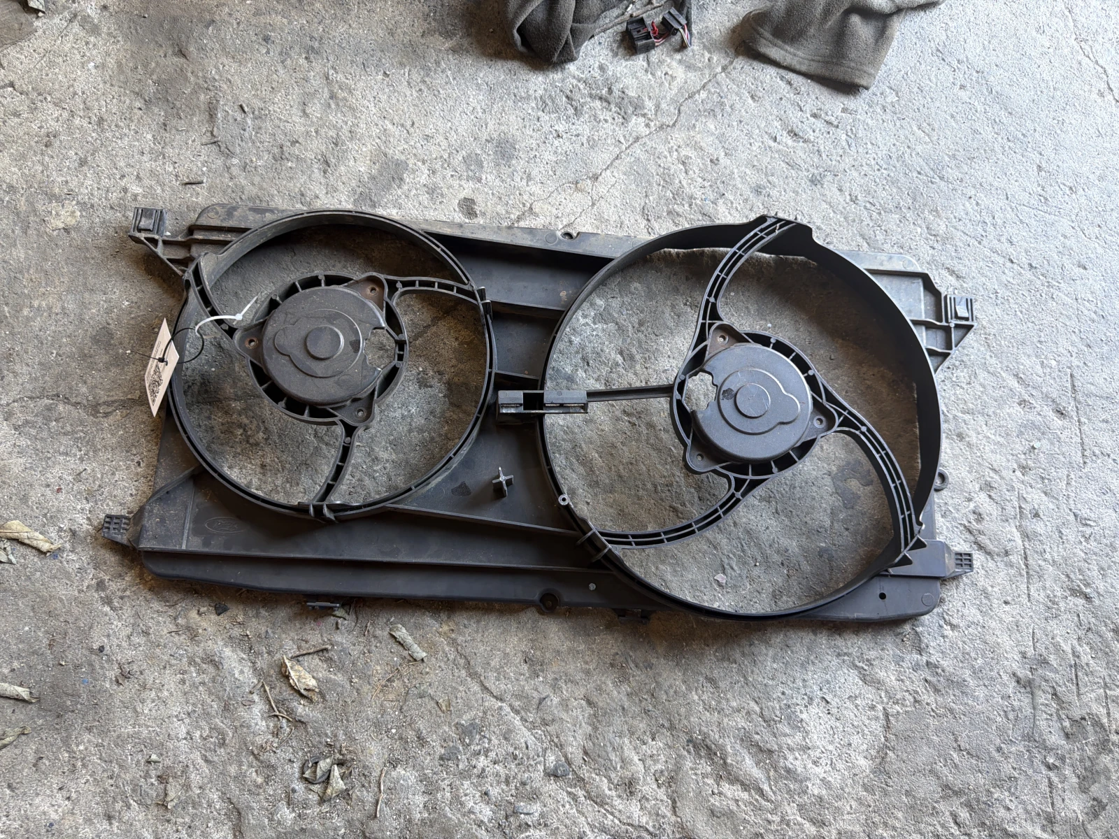 дифузьор перки 2.0TDCI 8240557 8C118C607BB Ford Transit