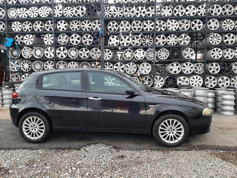 Alfa Romeo 147 1.6i, снимка 2 - Автомобили и джипове - 44046145