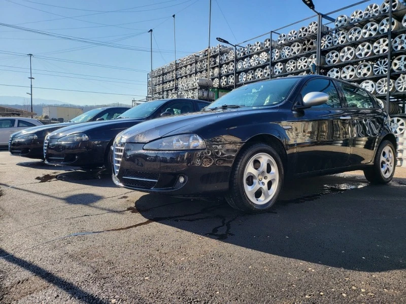 Alfa Romeo 147 1.6i, снимка 1 - Автомобили и джипове - 47061159