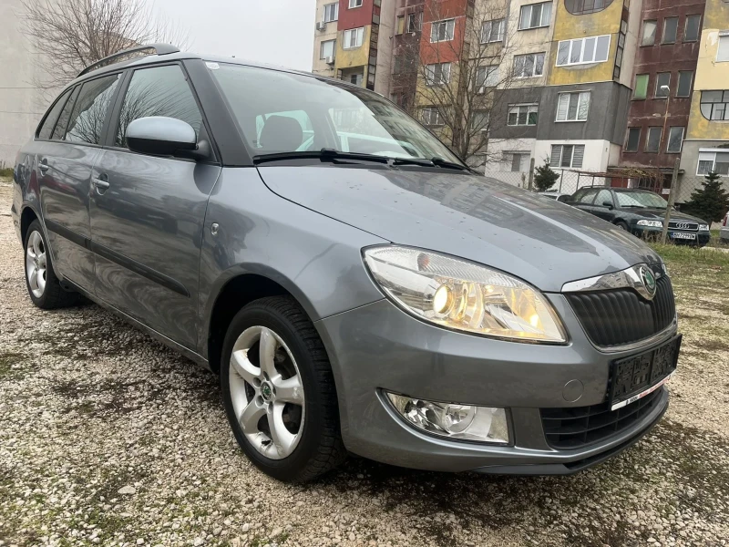 Skoda Fabia 1.2 Ben ФЕЙСЛИФТ КАТО НОВА, снимка 2 - Автомобили и джипове - 48271340