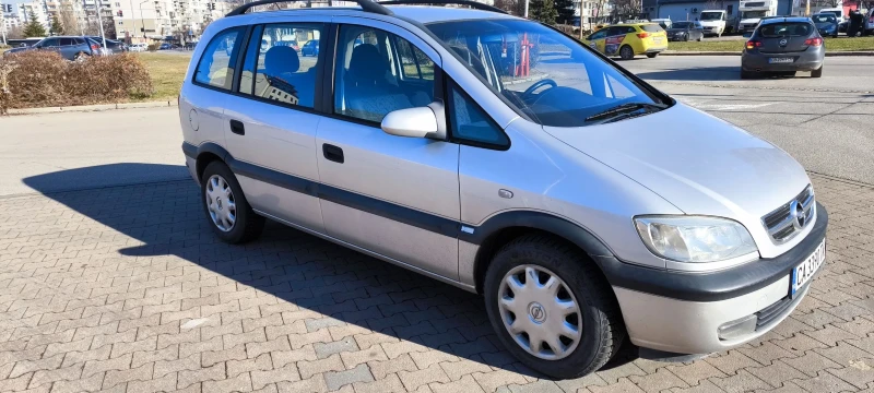 Opel Zafira, снимка 3 - Автомобили и джипове - 48395439