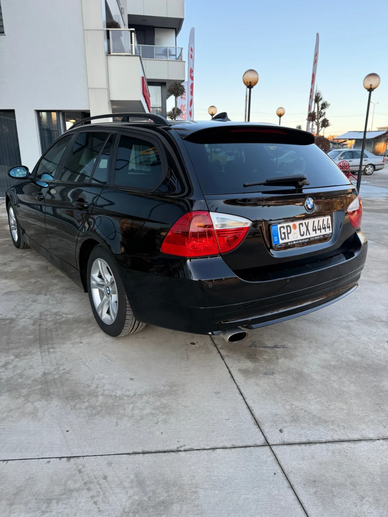 BMW 320 Навигация/Подгрев/Климатроник, снимка 4 - Автомобили и джипове - 48731632