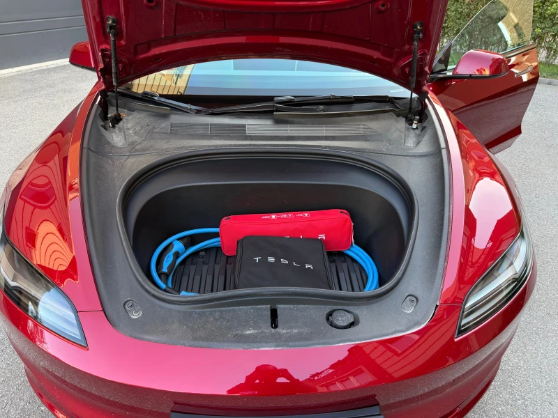 Tesla Model 3 Highland, снимка 9 - Автомобили и джипове - 52329215