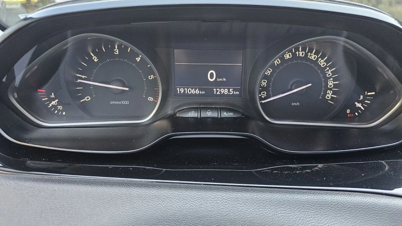 Peugeot 208 208 e hdi , снимка 7 - Автомобили и джипове - 52509982