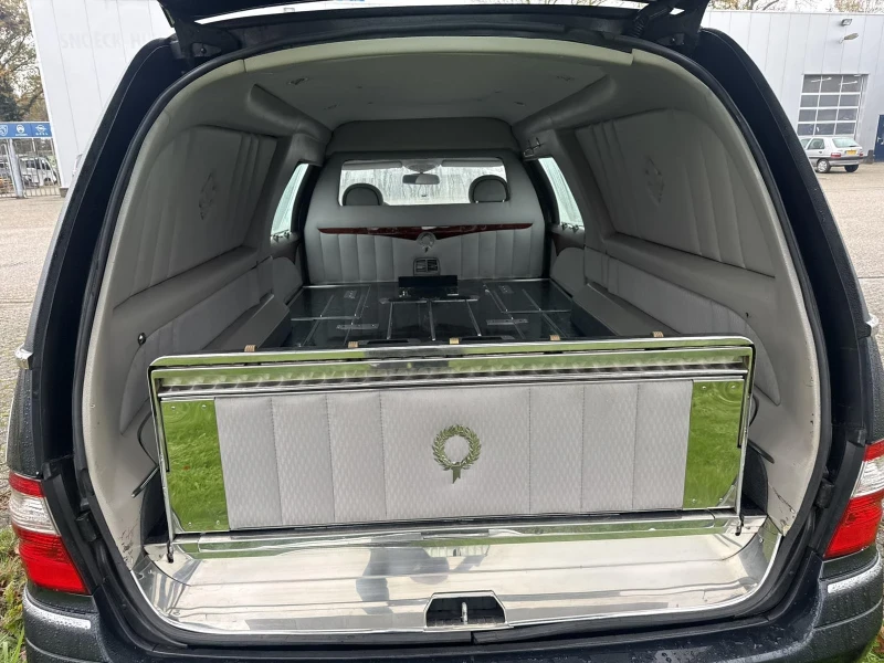 Mercedes-Benz E 220 Катафалка, снимка 6 - Автомобили и джипове - 52633688