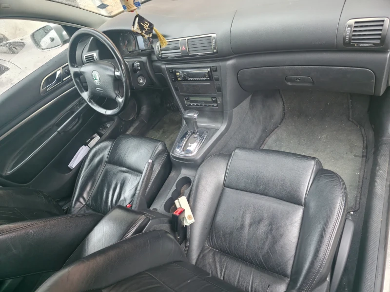 Skoda Superb, снимка 5 - Автомобили и джипове - 53213425
